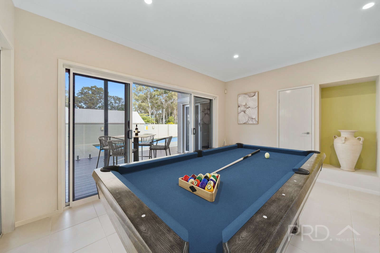 15 SANDY COVE Place REDLAND BAY 29