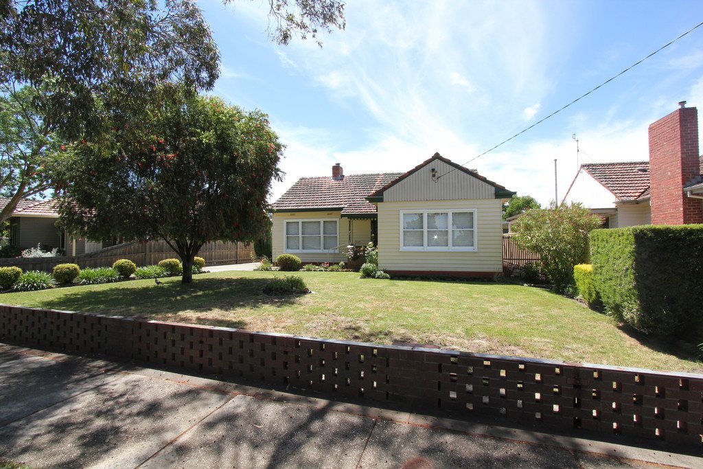 15 Sayle Street SEBASTOPOL 1