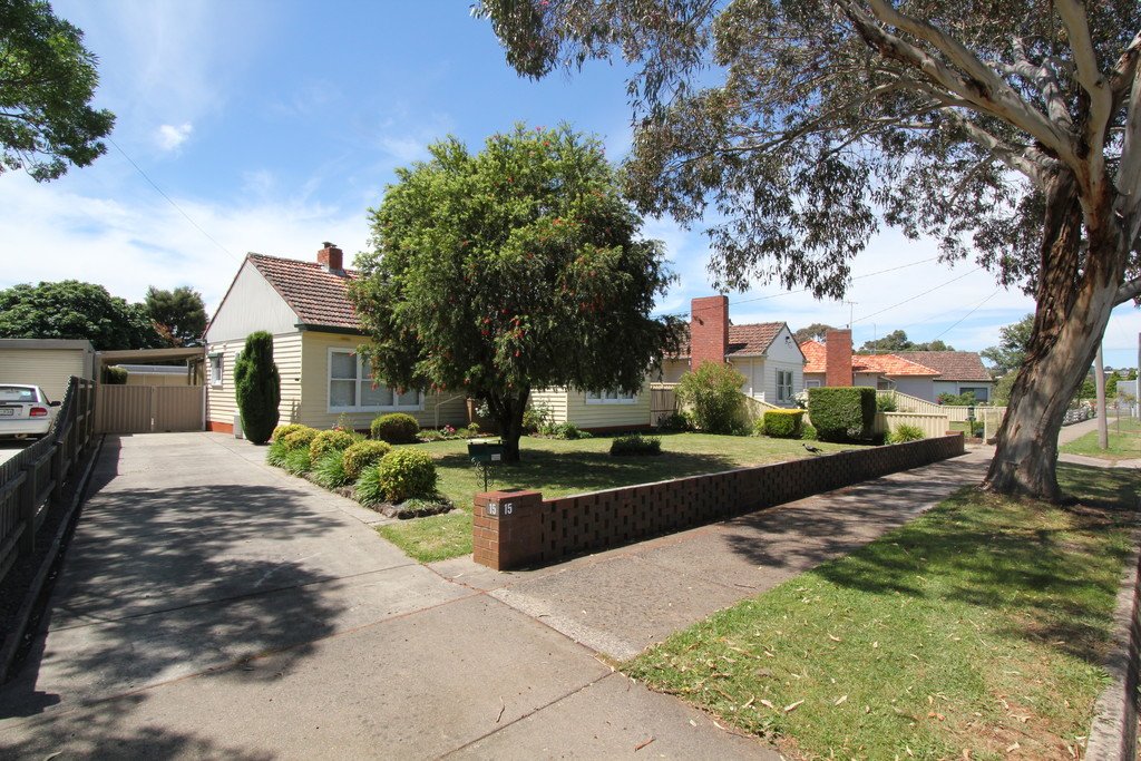 15 Sayle Street SEBASTOPOL 4