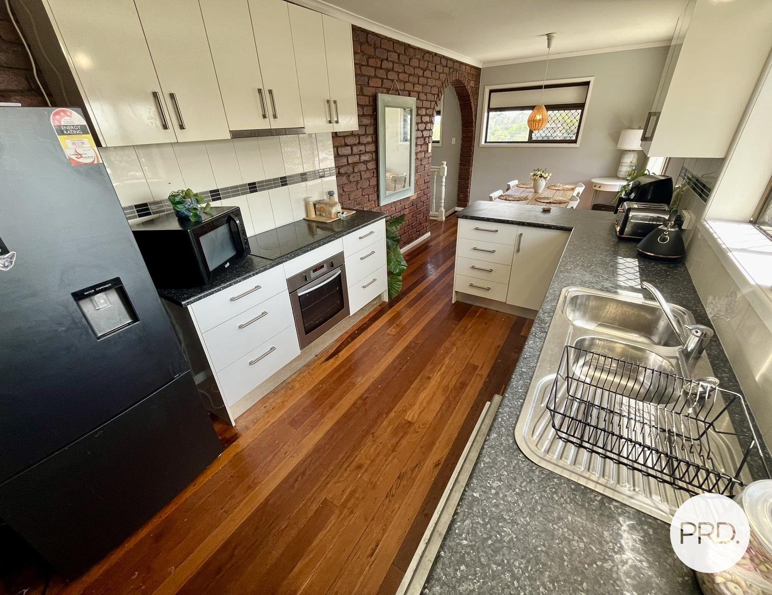 15 Sayre Crescent BOYNE ISLAND 5