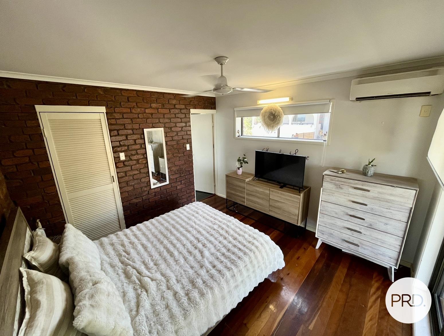 15 Sayre Crescent BOYNE ISLAND 7