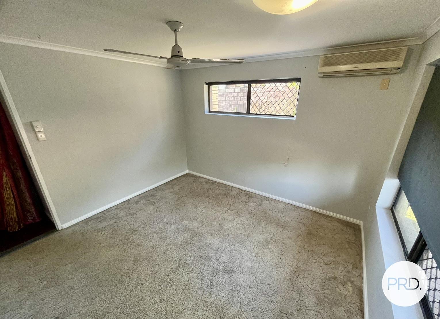 15 Sayre Crescent BOYNE ISLAND 11