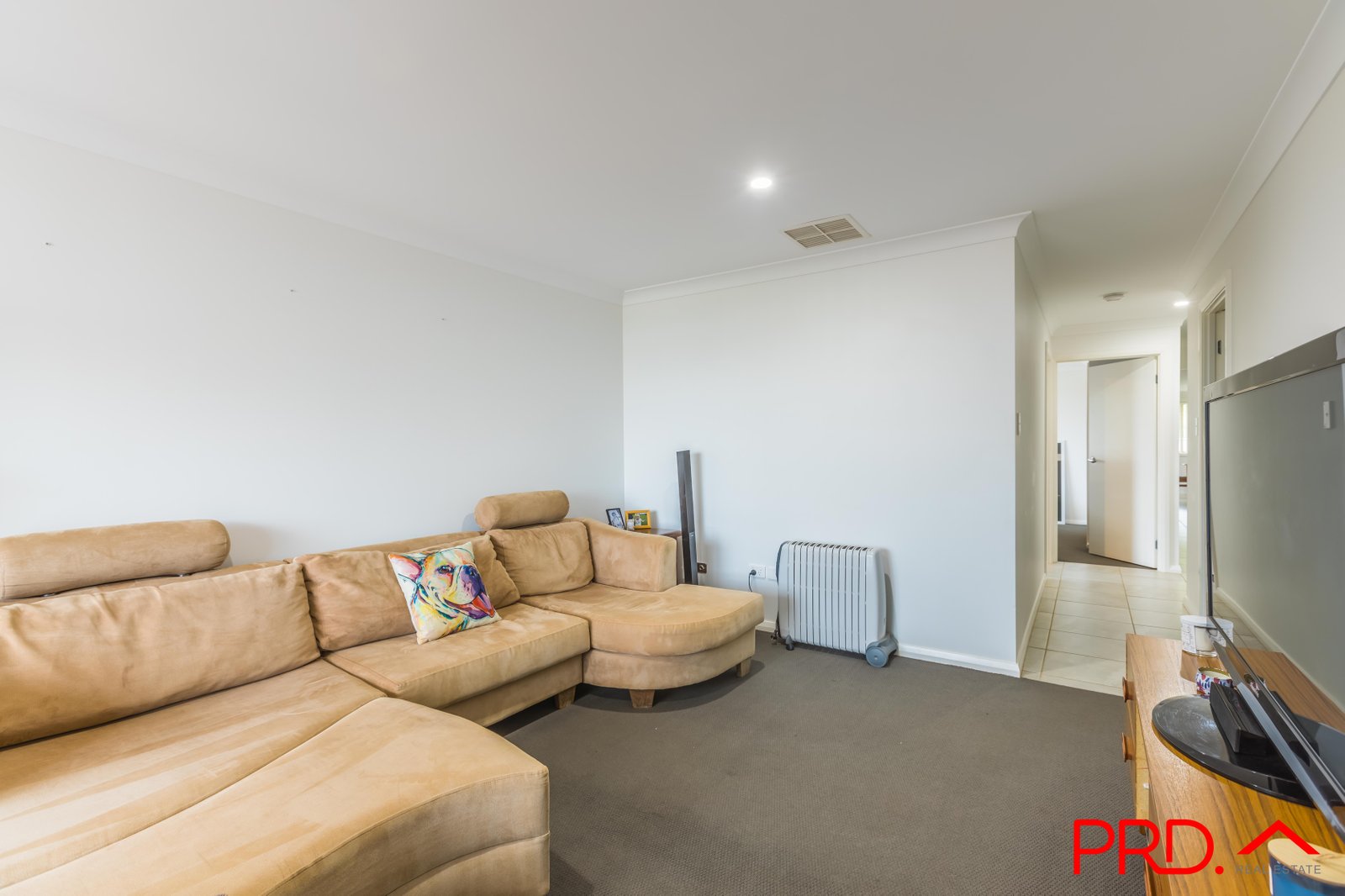 1/5 Scarborough Close TAMWORTH 3