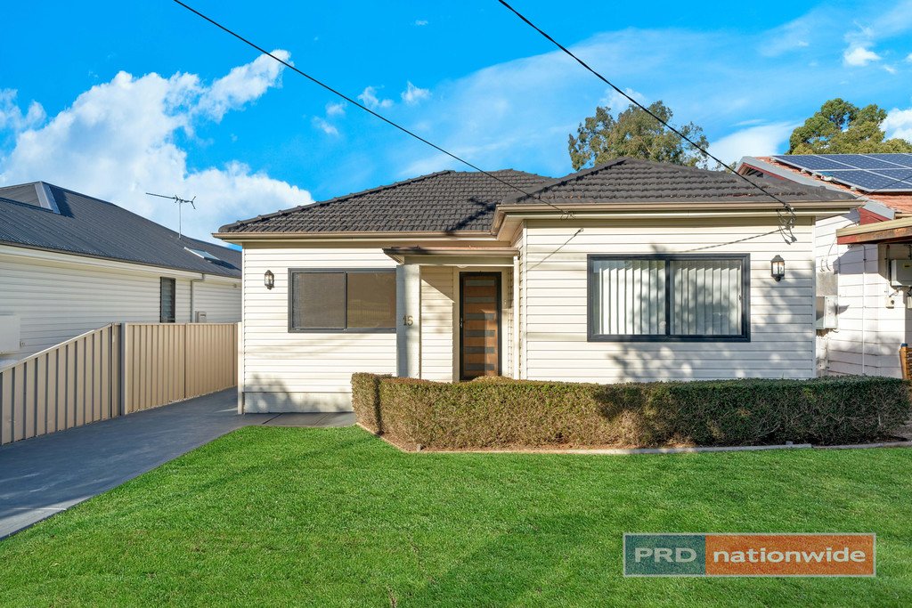 15 Singleton Avenue EAST HILLS 1