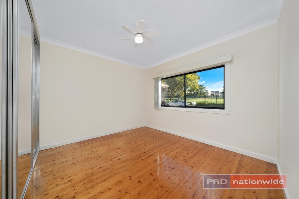 15 Singleton Avenue EAST HILLS 2
