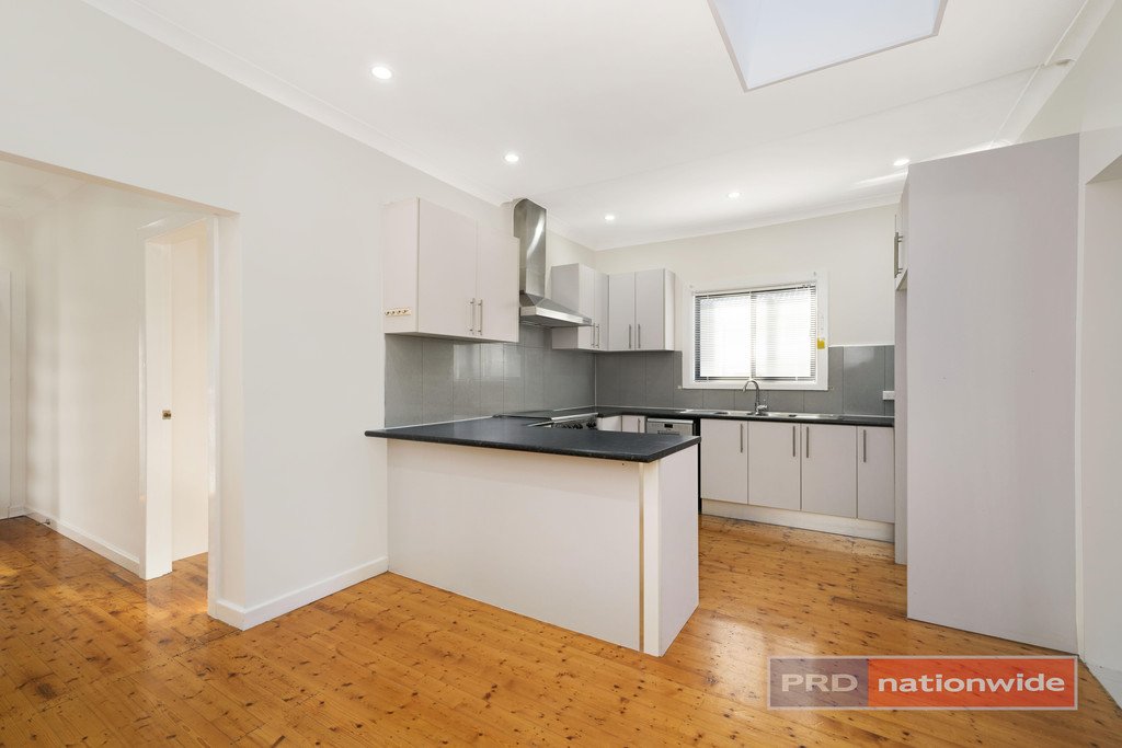 15 Singleton Avenue EAST HILLS 3