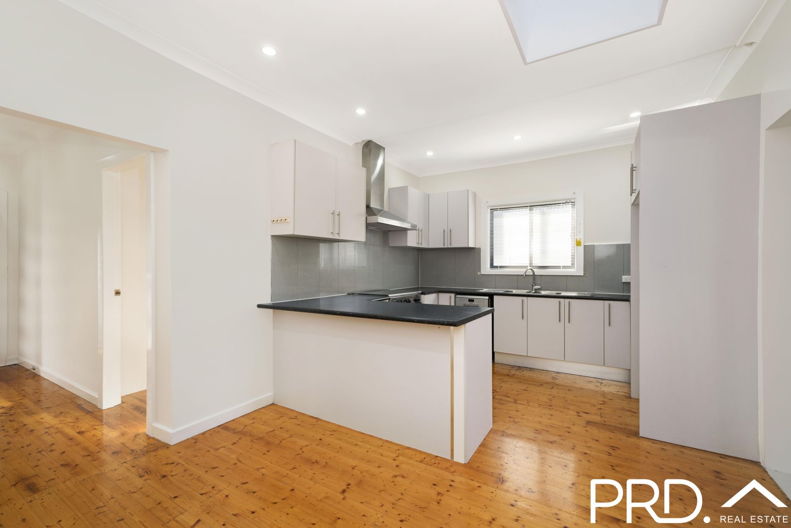 15 Singleton Avenue EAST HILLS 3