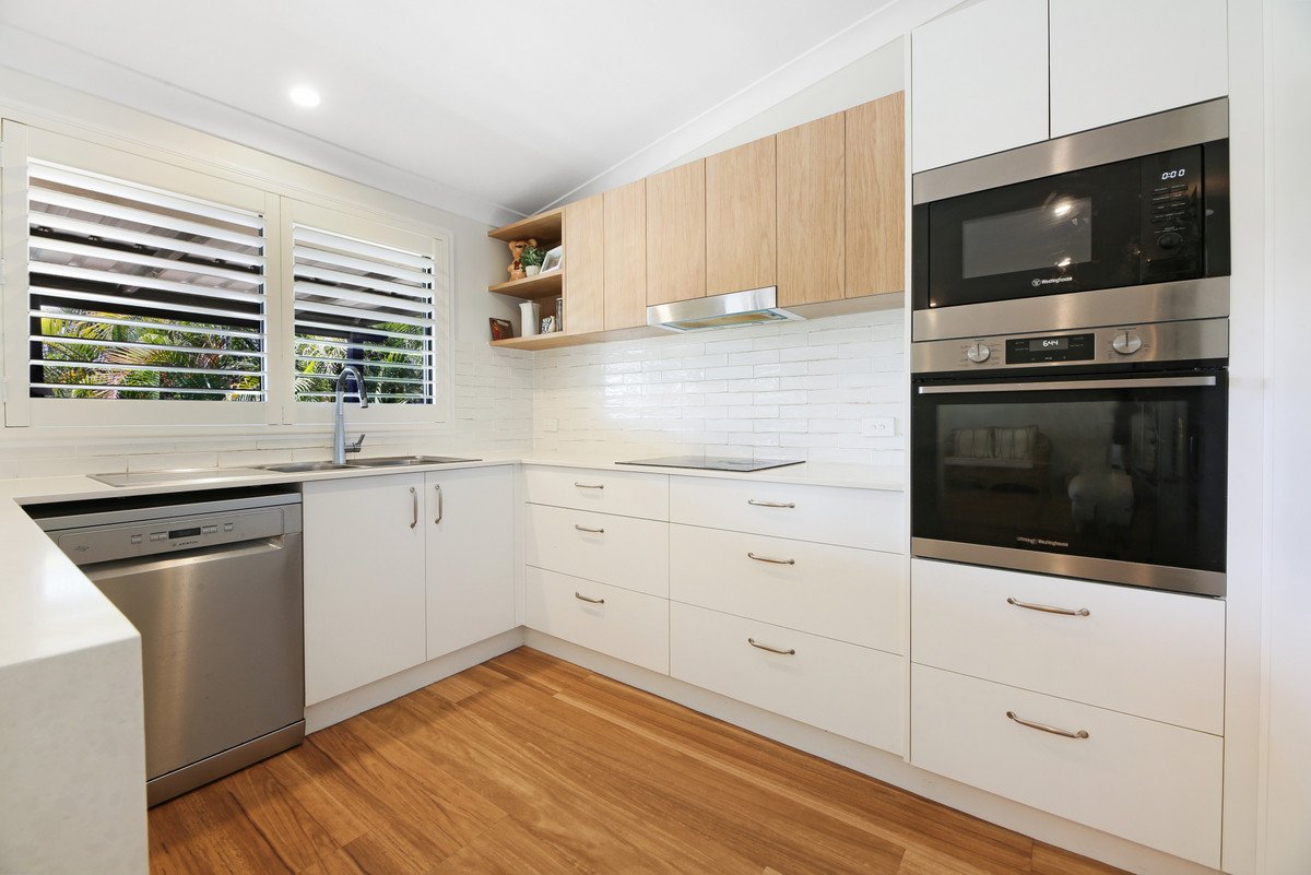 15 Sirec Way BURLEIGH HEADS 11