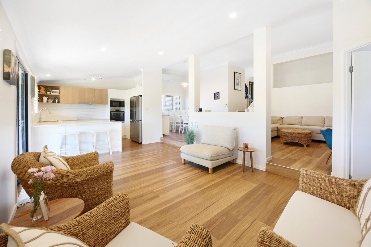 15 Sirec Way BURLEIGH HEADS 12