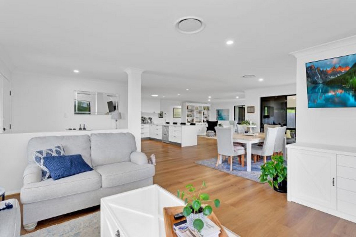 15 Sky Royal Terrace BURLEIGH HEADS 3