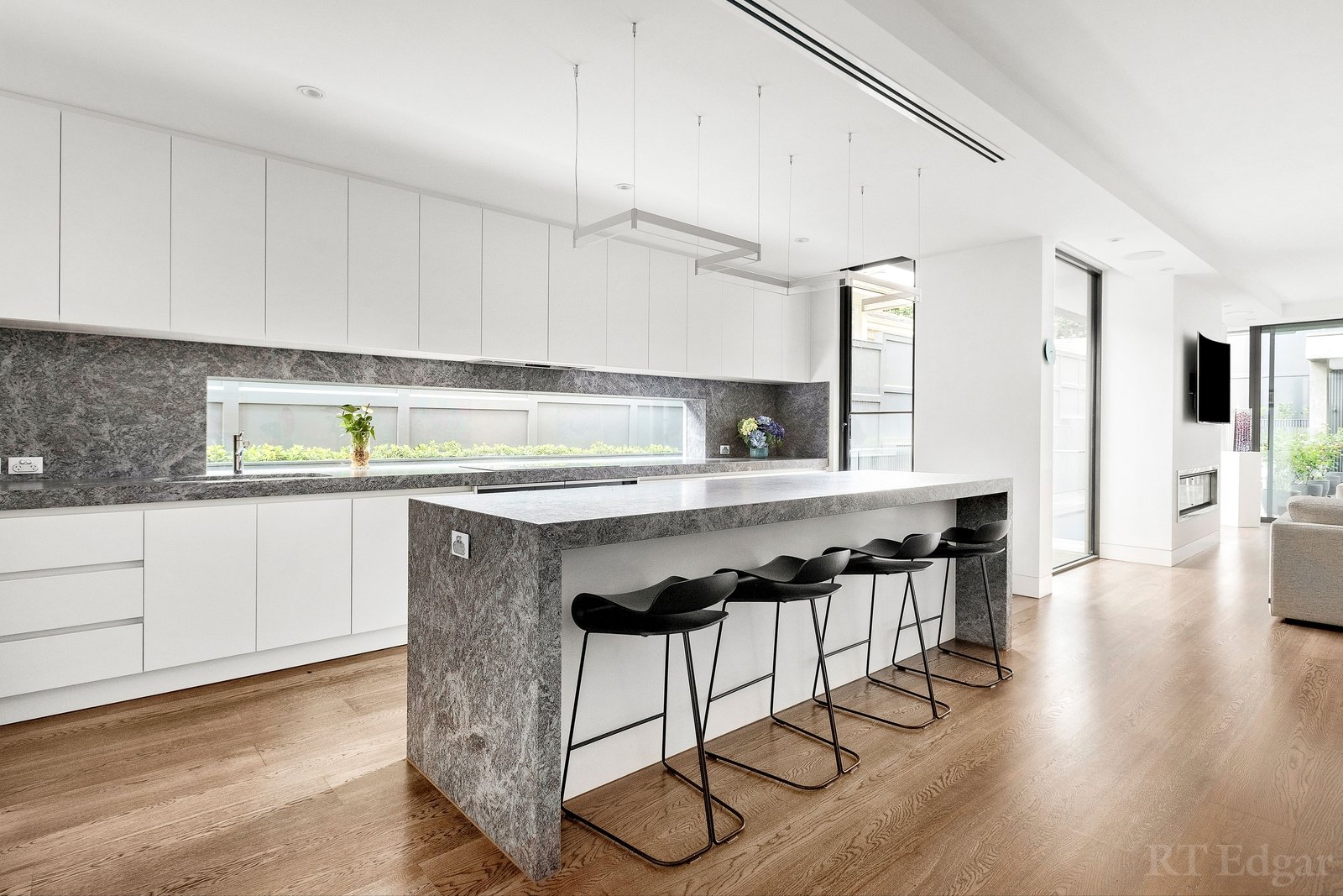 Real Estate and Property in 15 Spring Road, Malvern, VIC