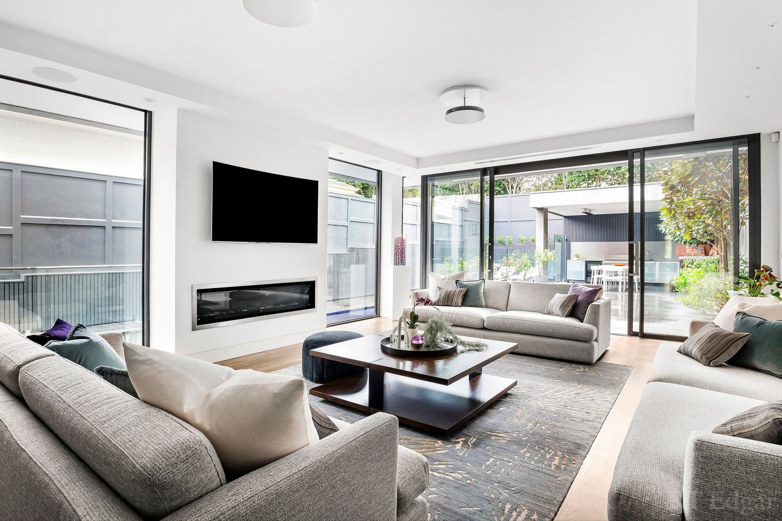 Real Estate and Property in 15 Spring Road, Malvern, VIC