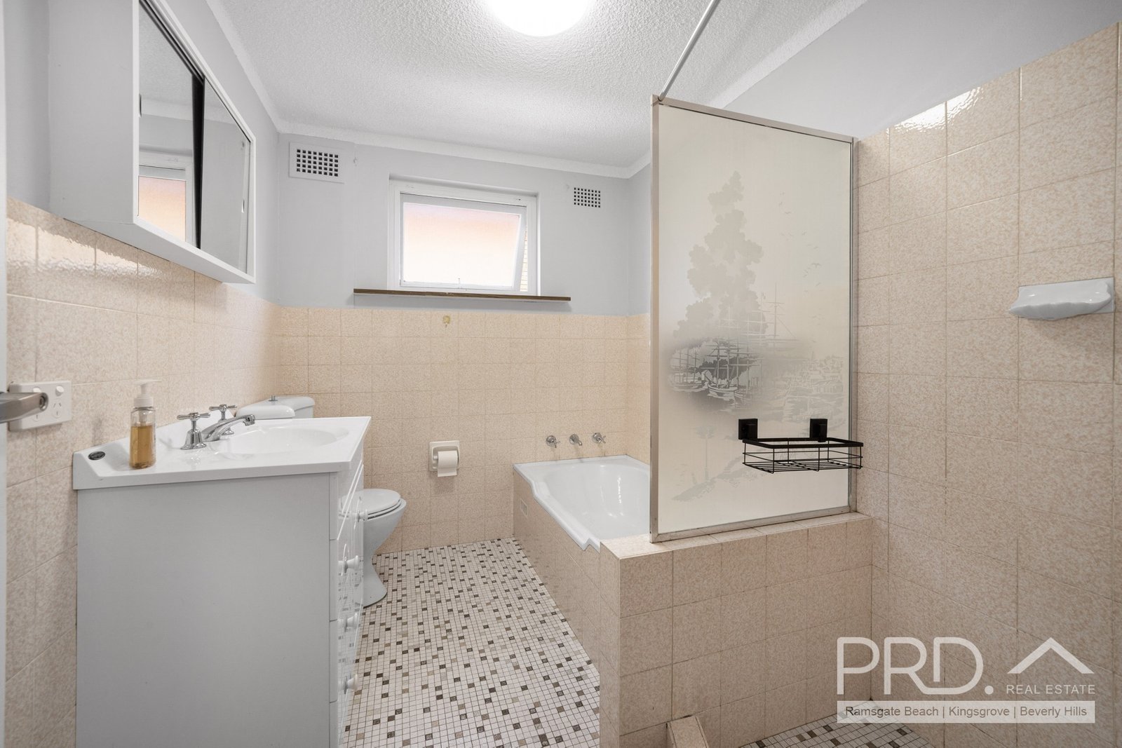 15 St Albans Road KINGSGROVE 4