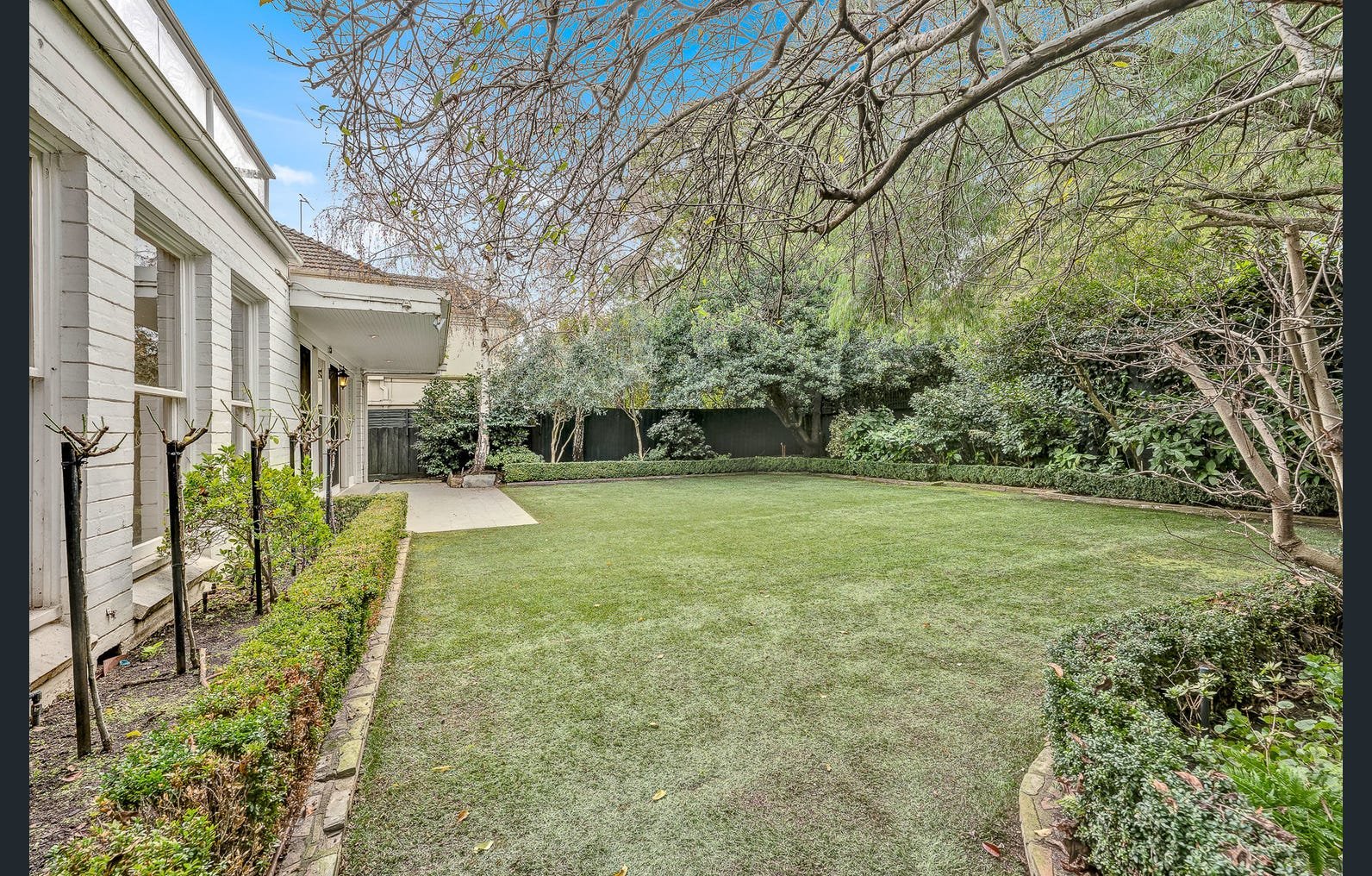 15 St Georges Court, Toorak, 3142