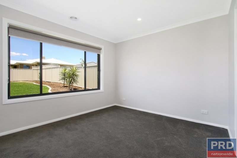 15 Stockman Circuit THURGOONA 6