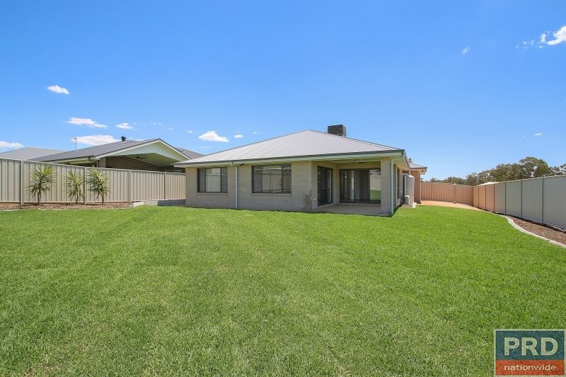 15 Stockman Circuit THURGOONA 14
