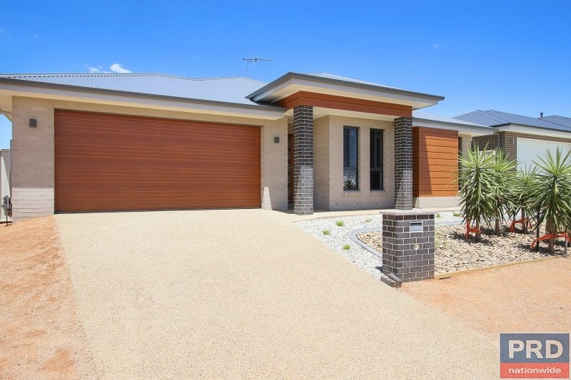 15 Stockman Circuit THURGOONA 15