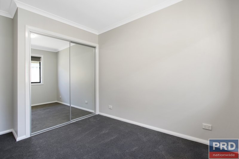 15 Stockman Circuit THURGOONA 8
