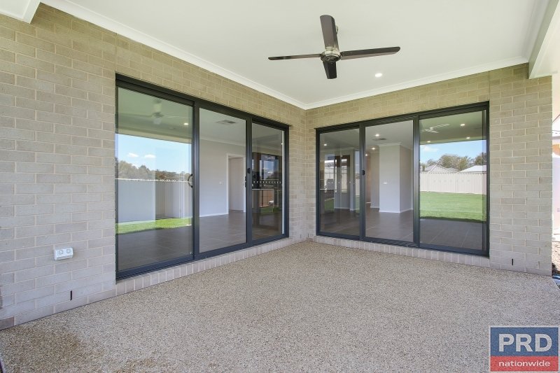 15 Stockman Circuit THURGOONA 13