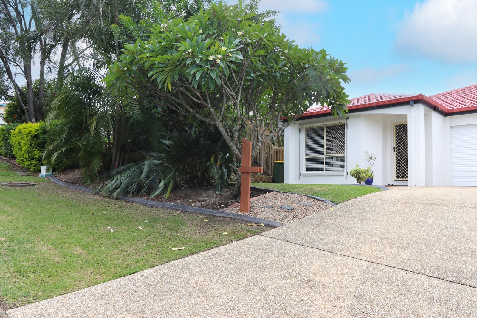 1/5 Stormbird Place CARRARA 1