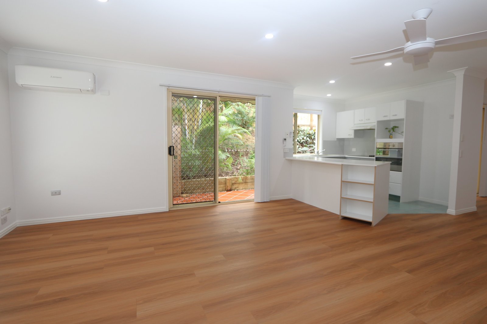 1/5 Stormbird Place CARRARA 3