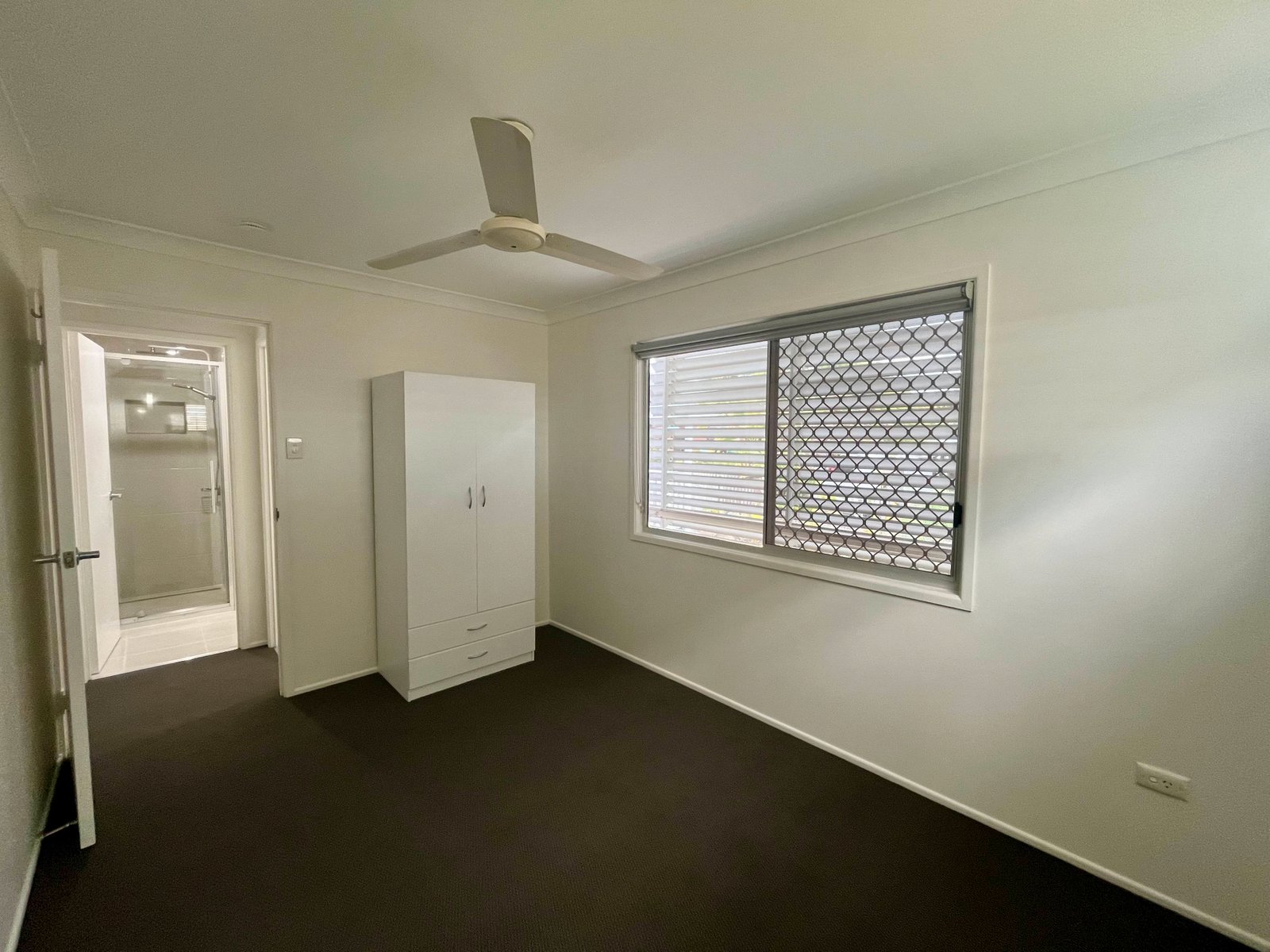 15 Swains Court BOYNE ISLAND 11