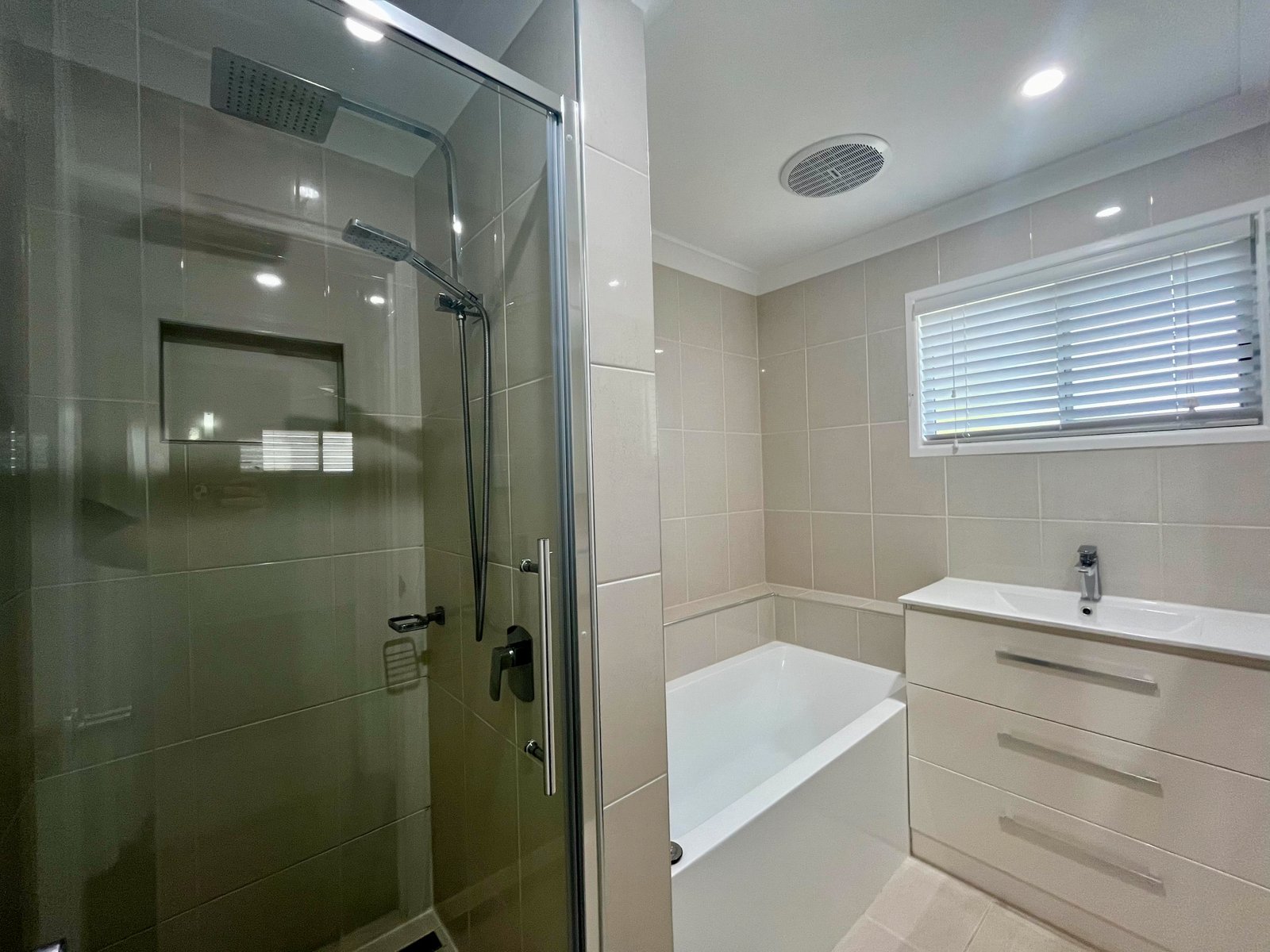 15 Swains Court BOYNE ISLAND 14