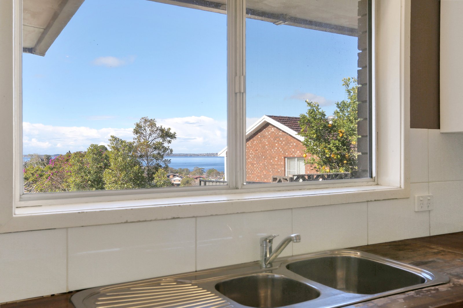 15 Tait Avenue KANAHOOKA 8