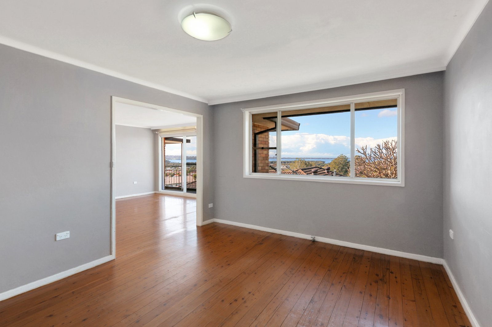 15 Tait Avenue KANAHOOKA 9