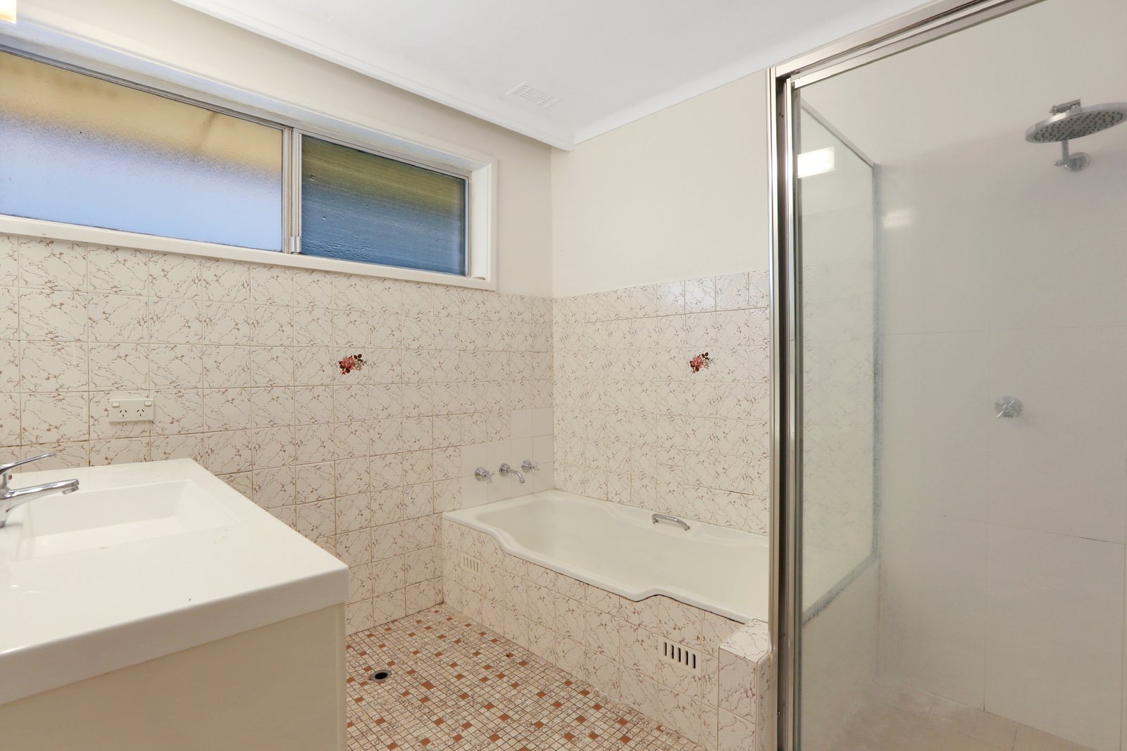 15 Tait Avenue KANAHOOKA 12