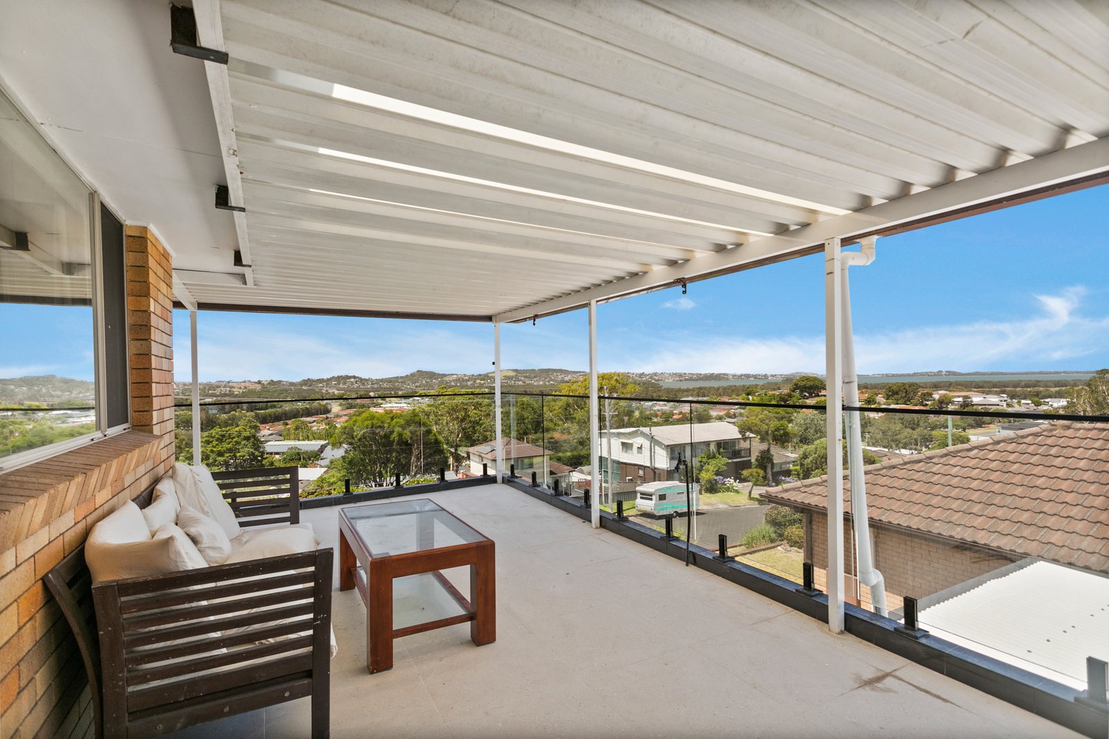 15 Tait Avenue KANAHOOKA 1