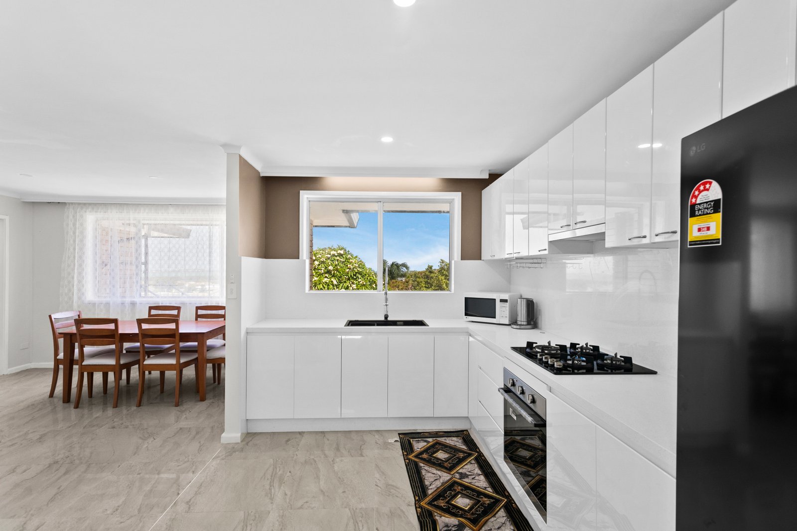 15 Tait Avenue KANAHOOKA 2