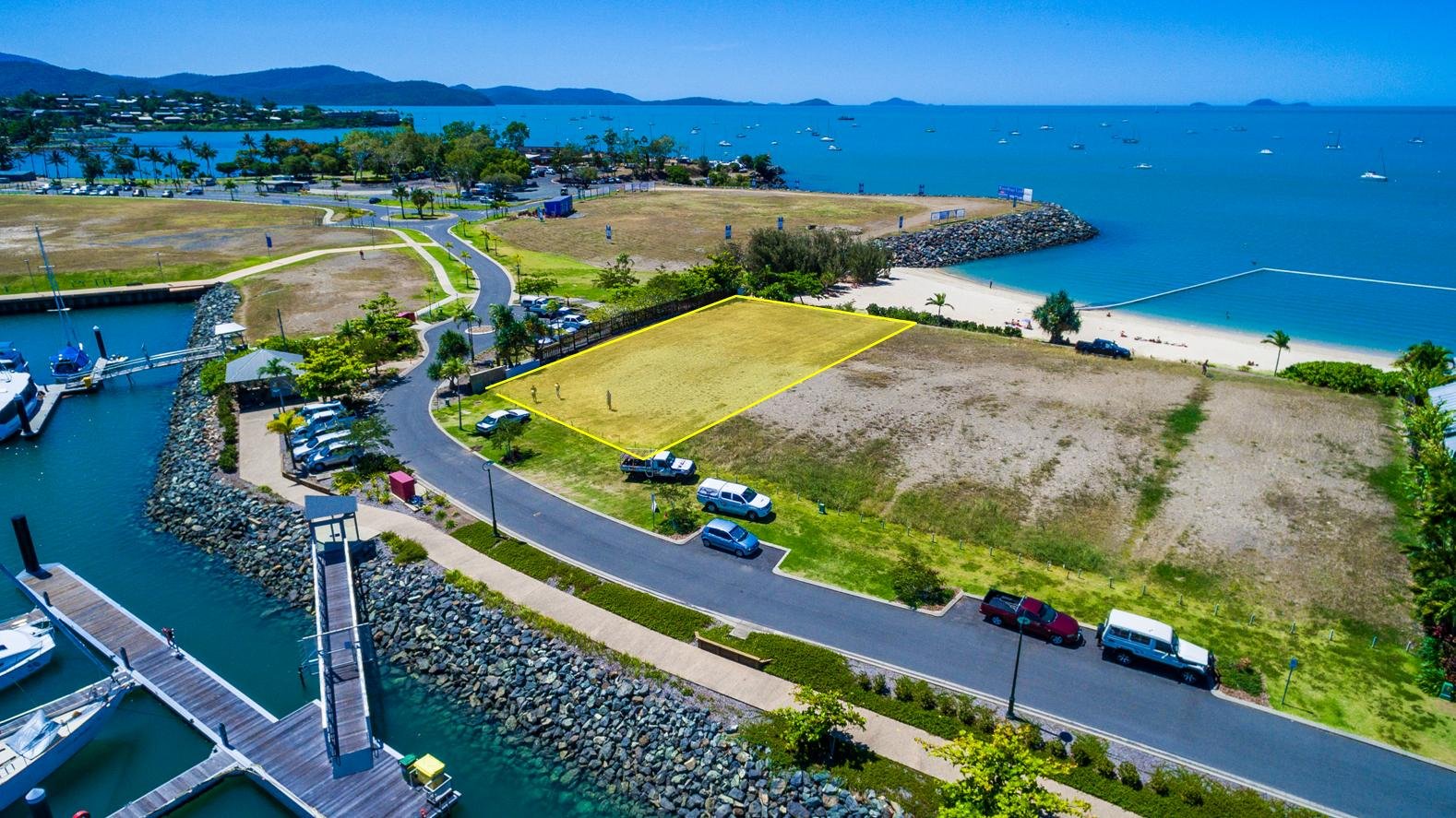 15 The Beacons  AIRLIE BEACH 1