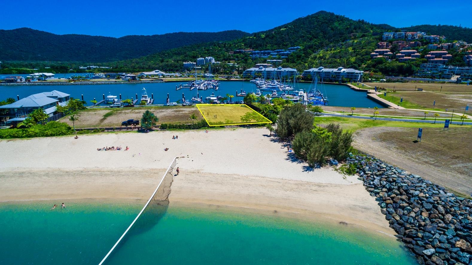 15 The Beacons  AIRLIE BEACH 4