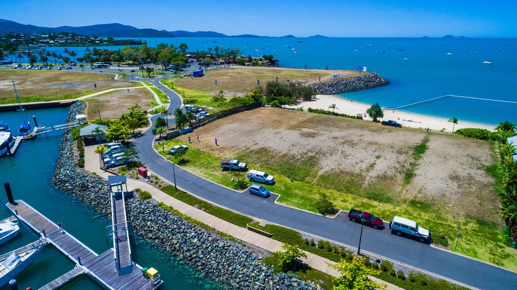 15 The Beacons  AIRLIE BEACH 5