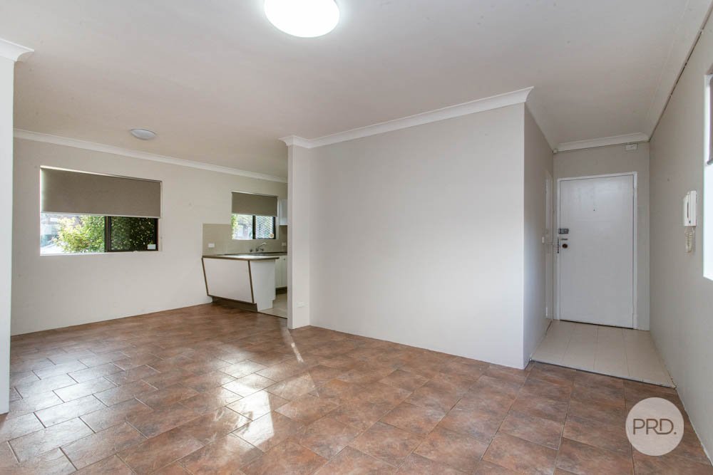 1/5 The Crescent PENRITH 4