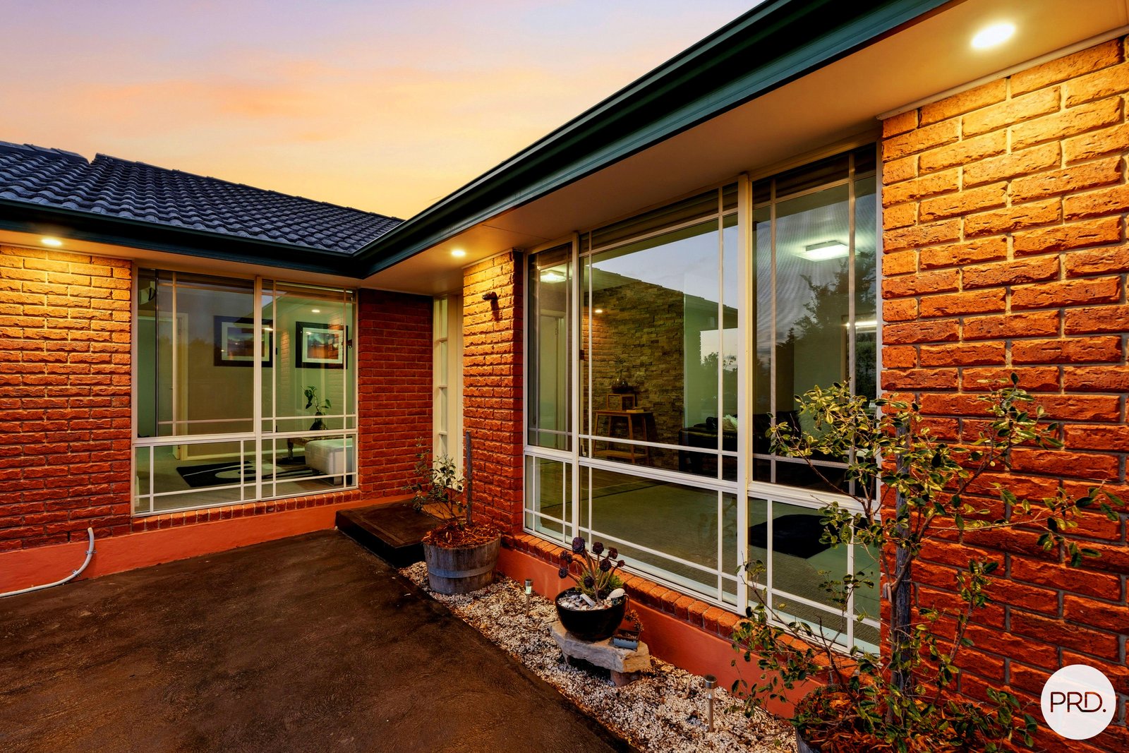 15 Thistle Down  HUNTINGFIELD 2