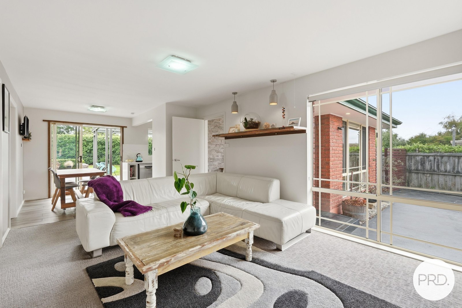 15 Thistle Down  HUNTINGFIELD 7