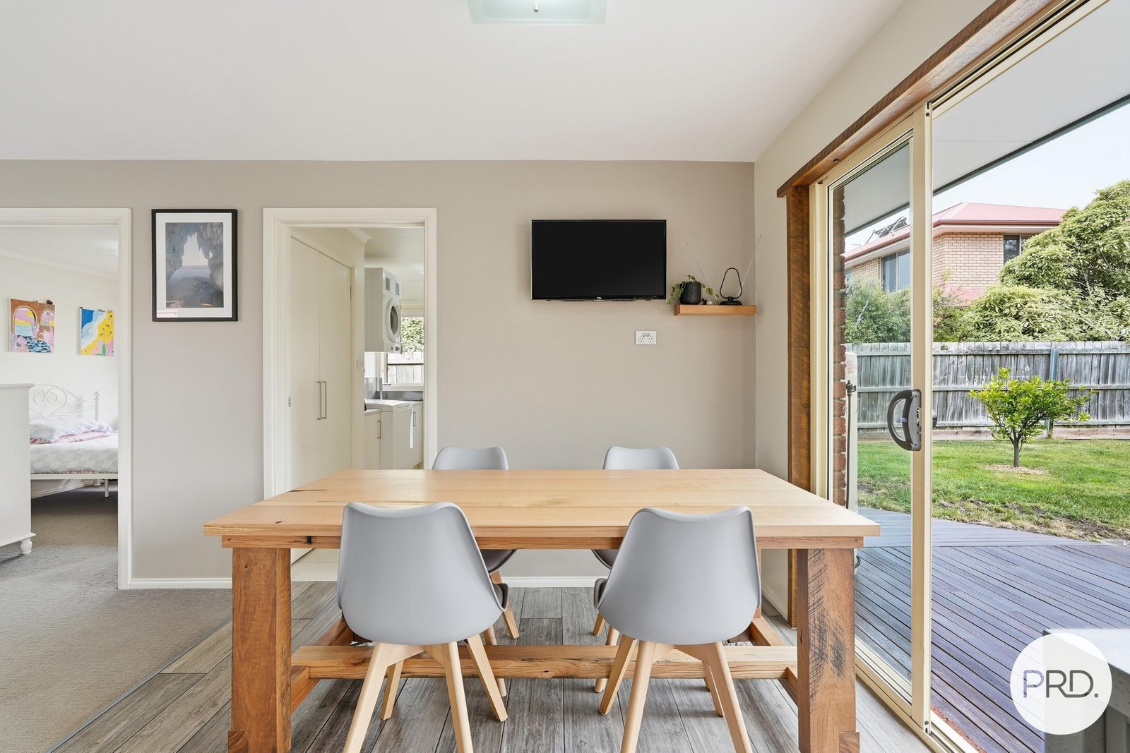 15 Thistle Down  HUNTINGFIELD 8