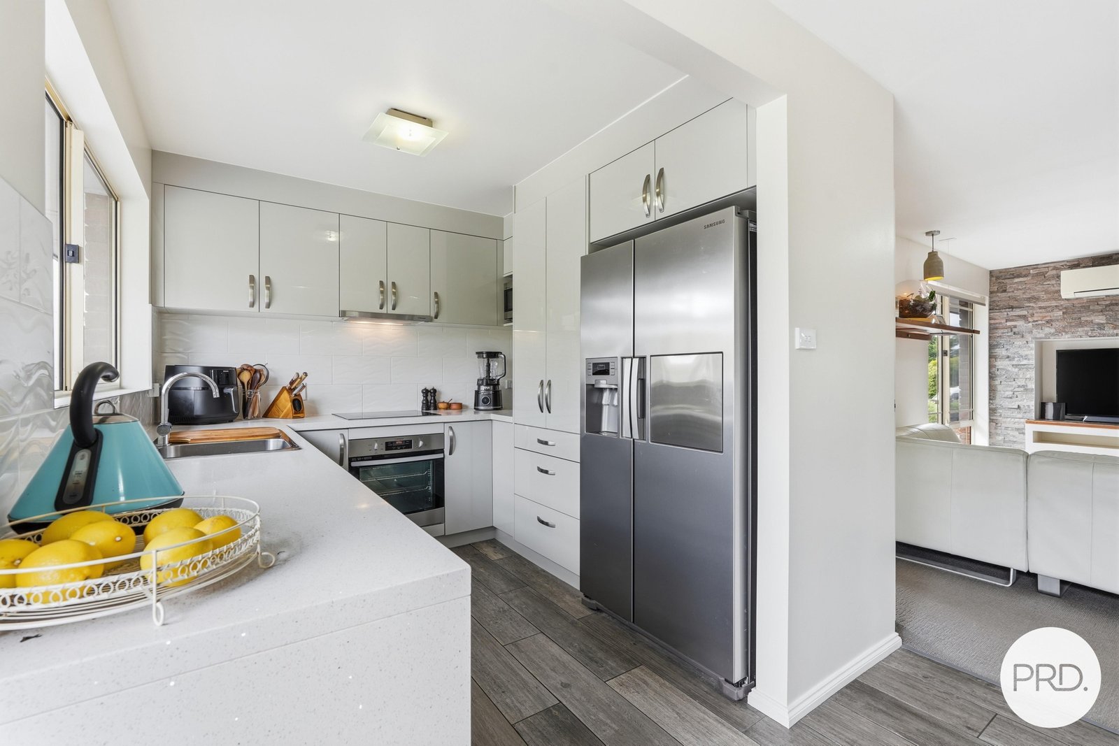 15 Thistle Down  HUNTINGFIELD 9