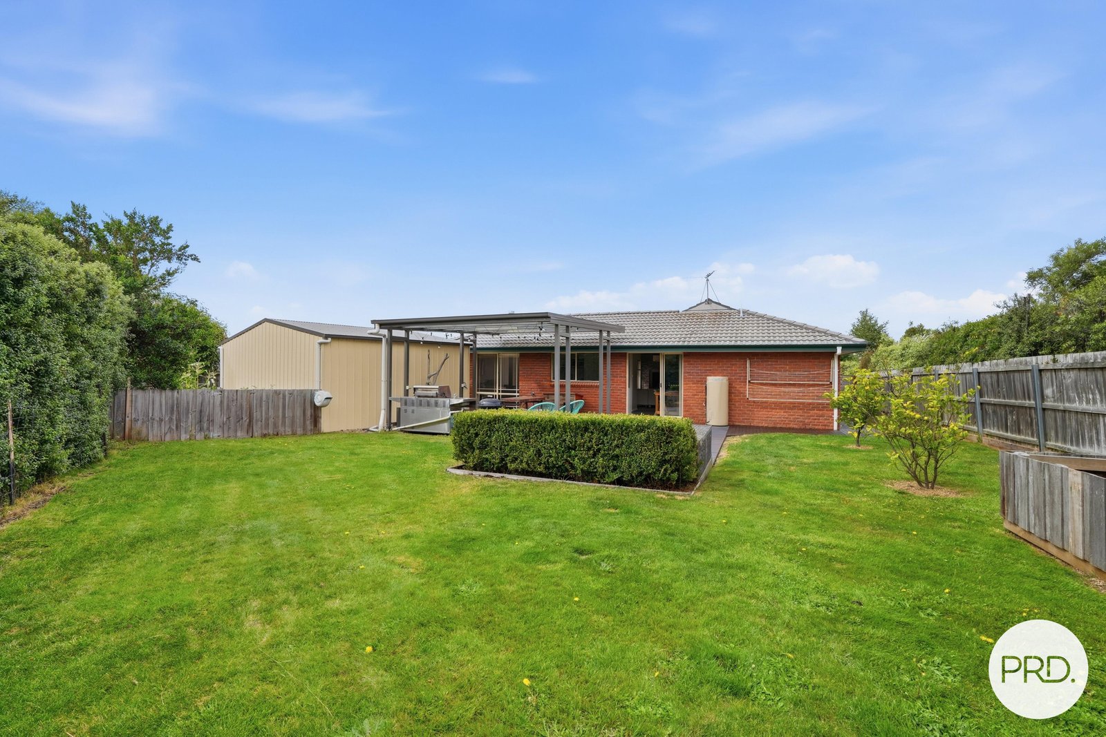 15 Thistle Down  HUNTINGFIELD 17