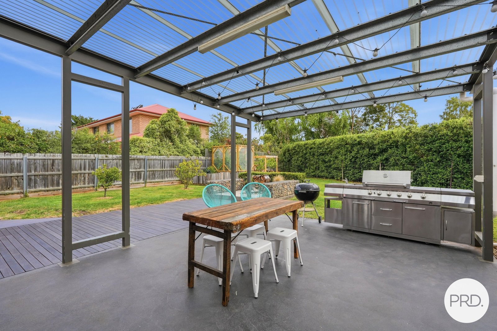 15 Thistle Down  HUNTINGFIELD 18