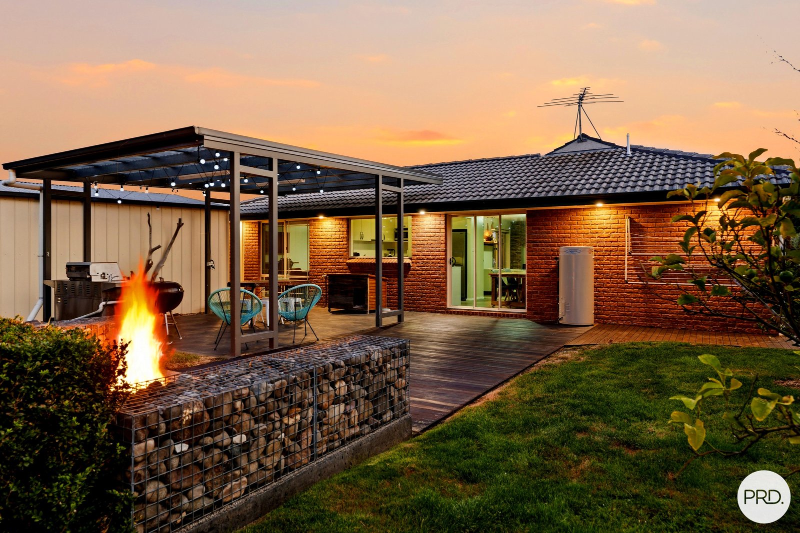 15 Thistle Down  HUNTINGFIELD 25