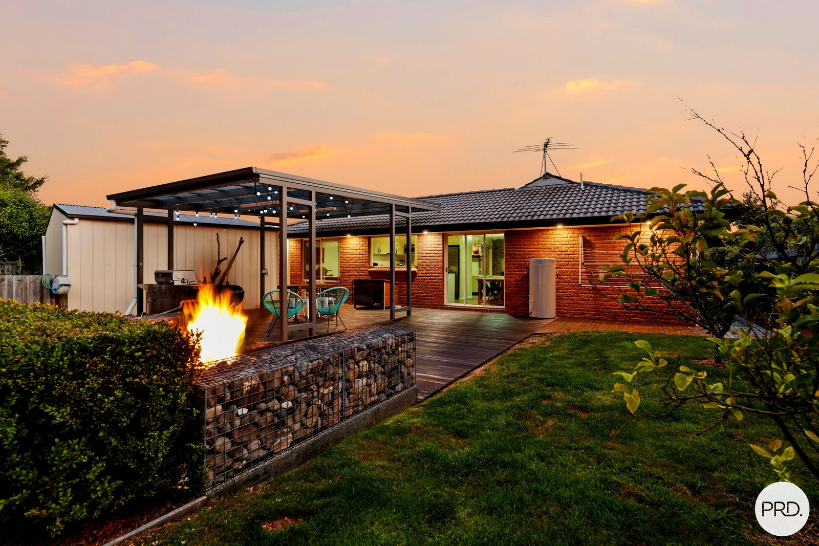 15 Thistle Down  HUNTINGFIELD 27