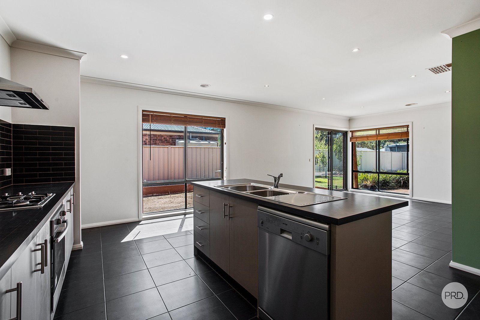 15 Thomas Drive MARONG 3
