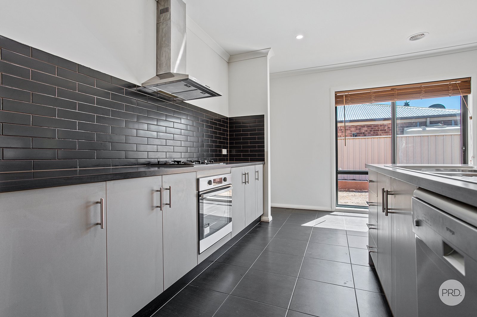 15 Thomas Drive MARONG 4