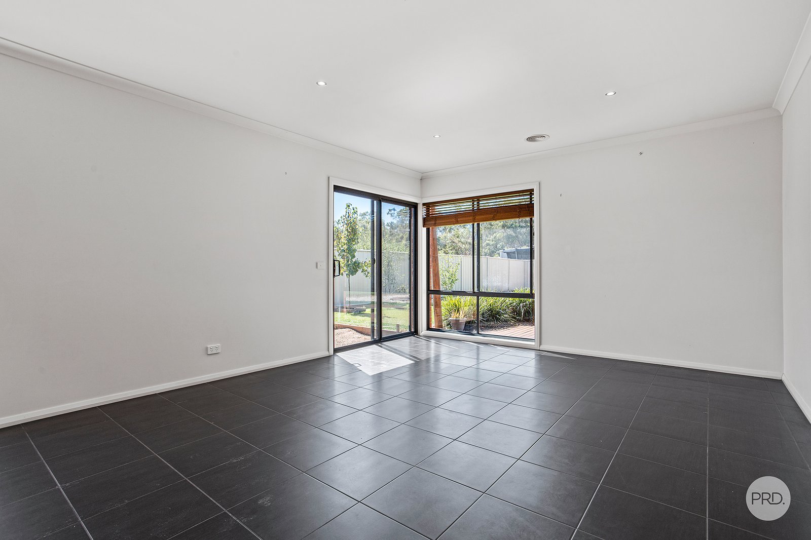 15 Thomas Drive MARONG 6