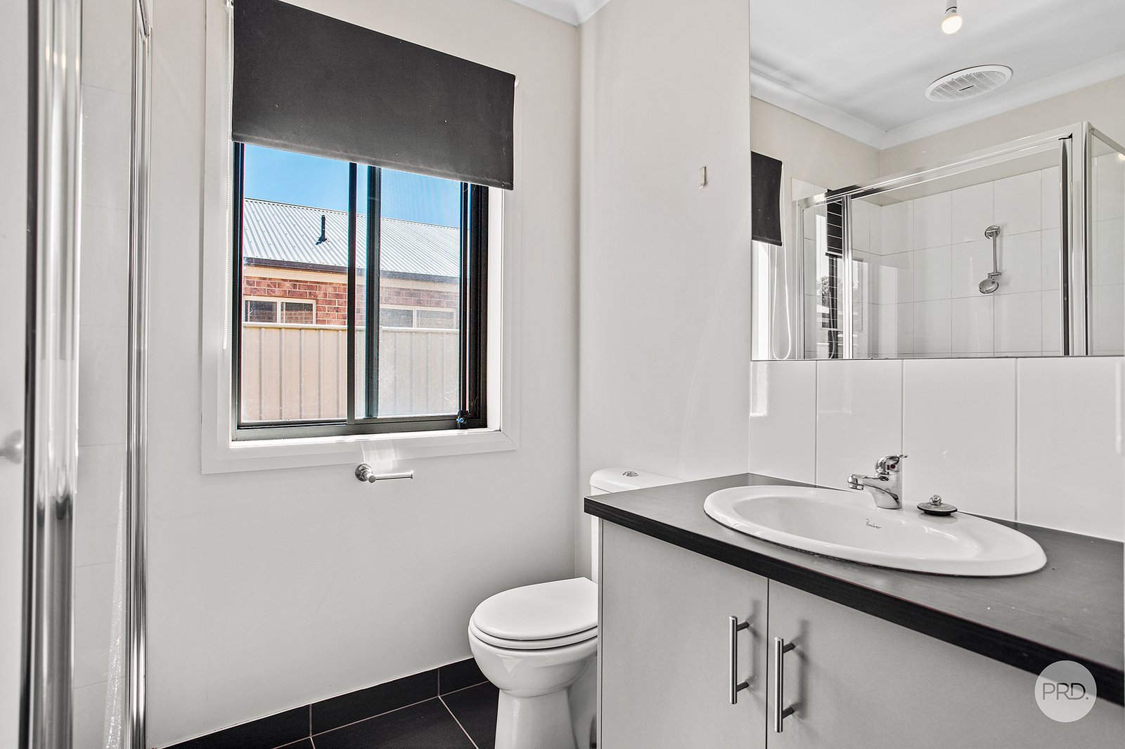 15 Thomas Drive MARONG 8