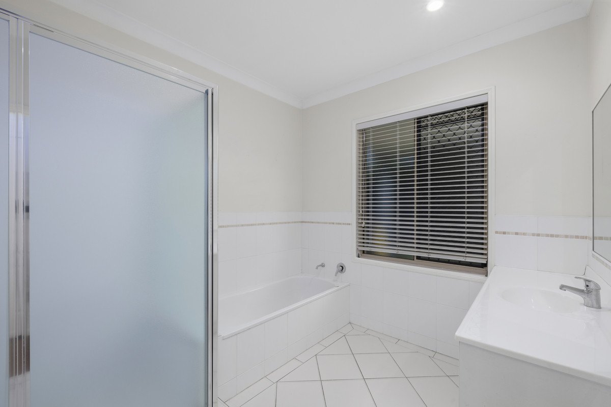 15 Tiarnna Close BURLEIGH HEADS 8