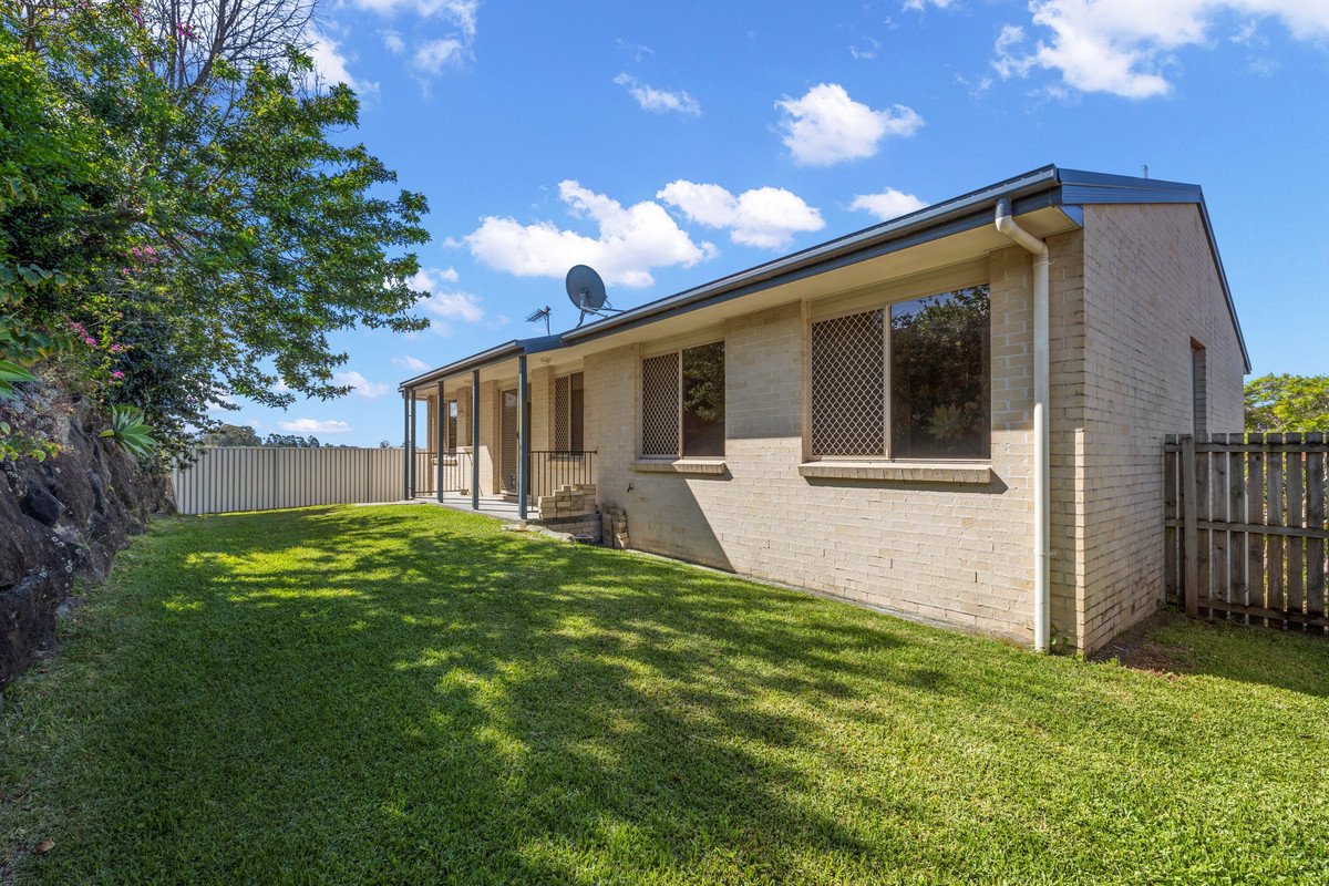 15 Tiarnna Close BURLEIGH HEADS 12